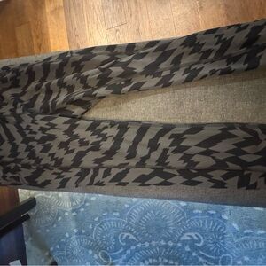 Lululemon Fast and Free 6?black chevron print tights